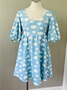 Hot Topic Blue Cloud Print Dress Size Large Y2K Kawaii Soft Girl Cottagecore